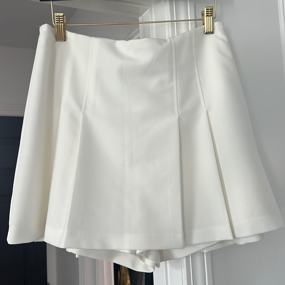 Zara White Women's Skort
